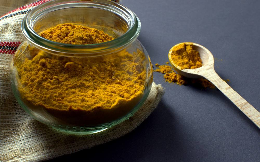 Lightening, Brightening, and Hydrating Turmeric Face Mask!